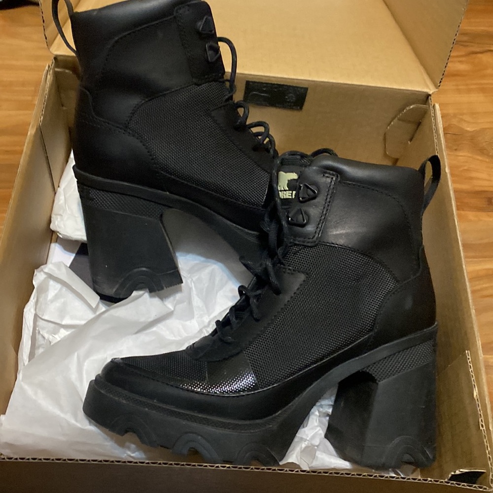 SOREL Brex Heel Laced Waterproof Size 6 Black/Black